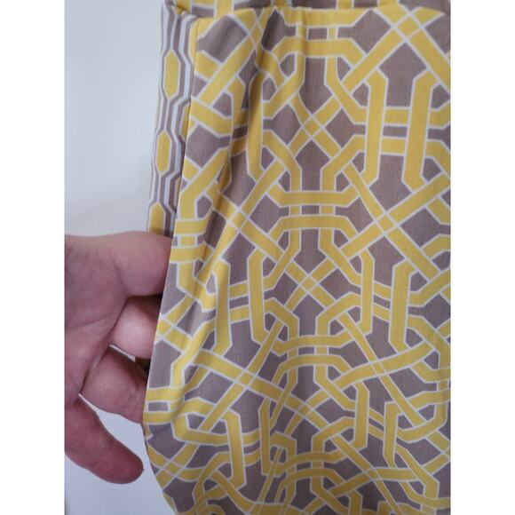 Susan Graver Yellow Tan Skirt Liquid Knit Trellis Print Size XL - Picture 4 of 6
